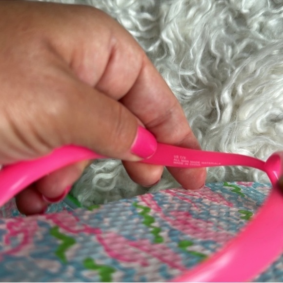 Lilly Pulitzer Pool Flip Flops Lobstah Roll Sz 7/8 Pink Blue Rubber - Picture 8 of 8